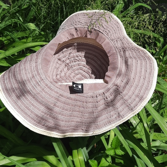 August mint Rose and cream Floppy Beach Hat - Picture 5 of 6